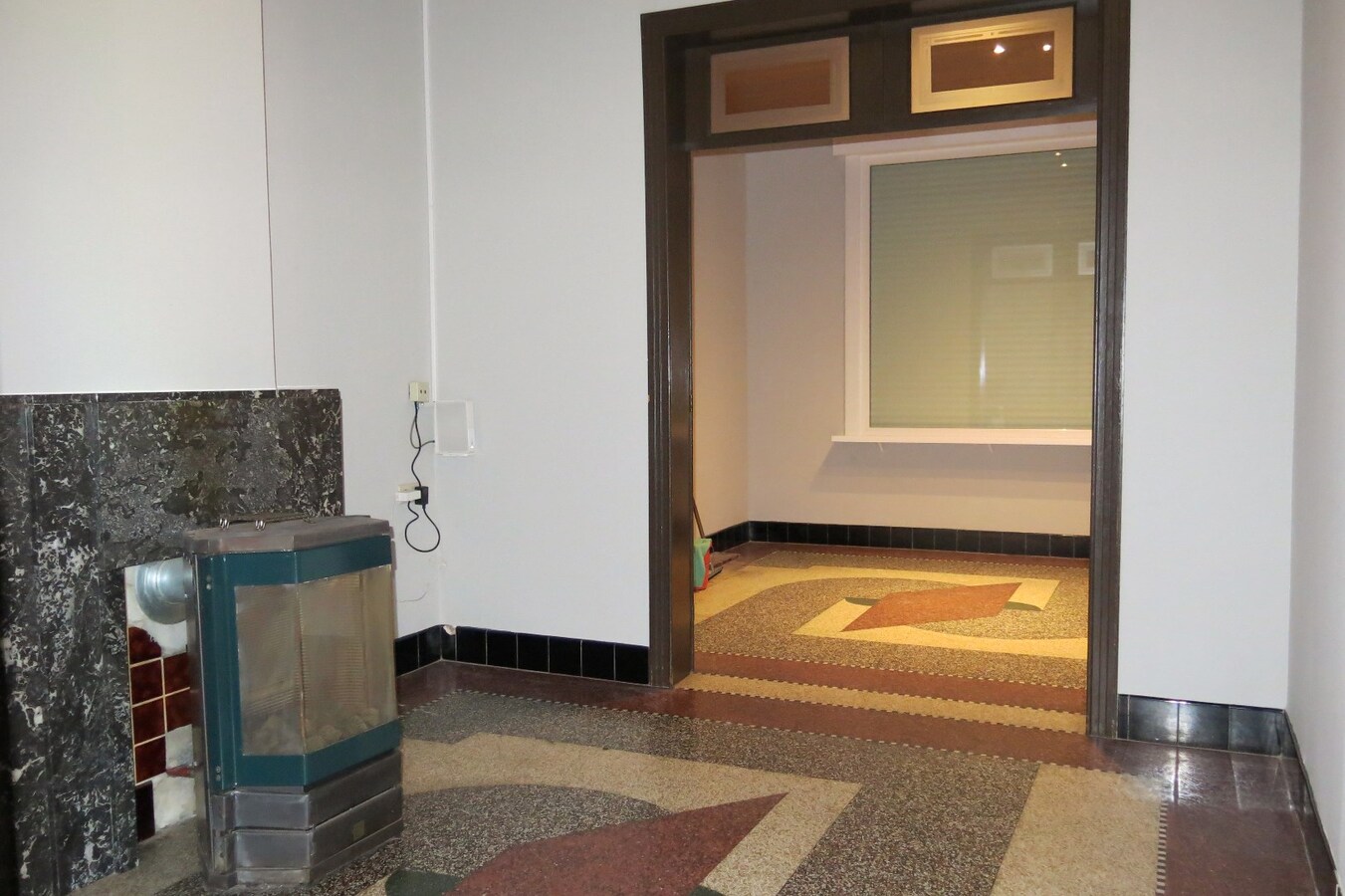 Verrassend ruime woning met grote garage op een boogscheut van het centrum 