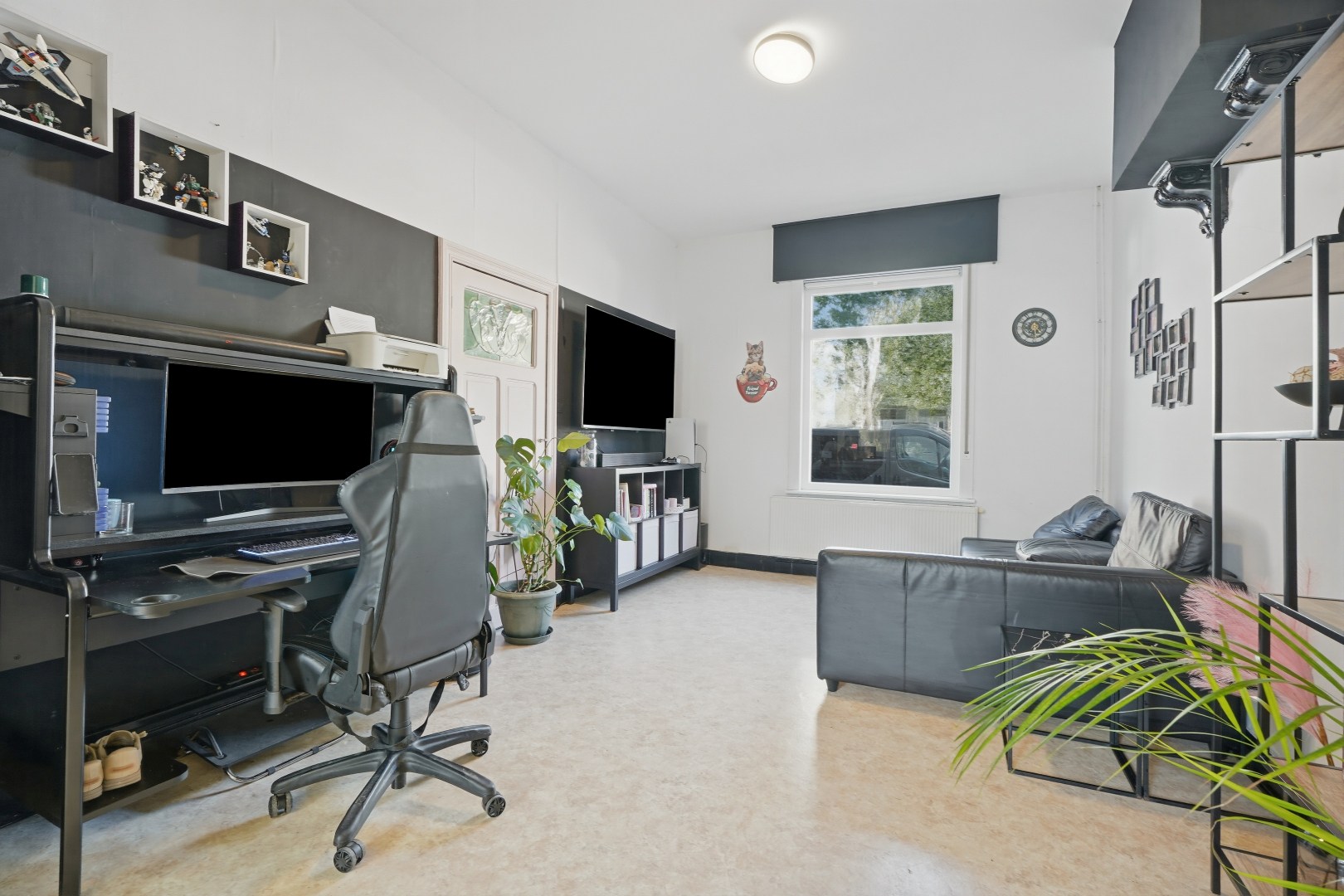 Ruime rijwoning met zongerichte tuin in Nieuwpoort-Stad. 