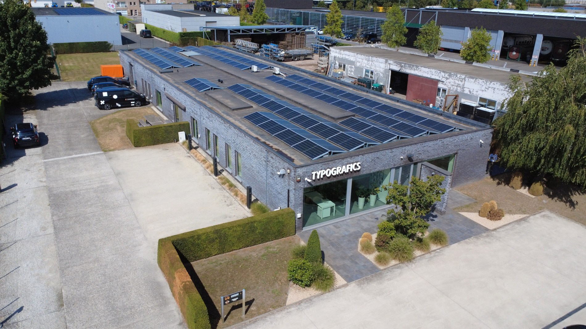 Bedrijfspand te koop in industriezone Zwaarveld te Hamme