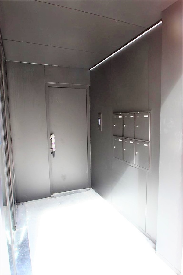 Exclusief investeringshandelspand met terras achteraan - Knokke 