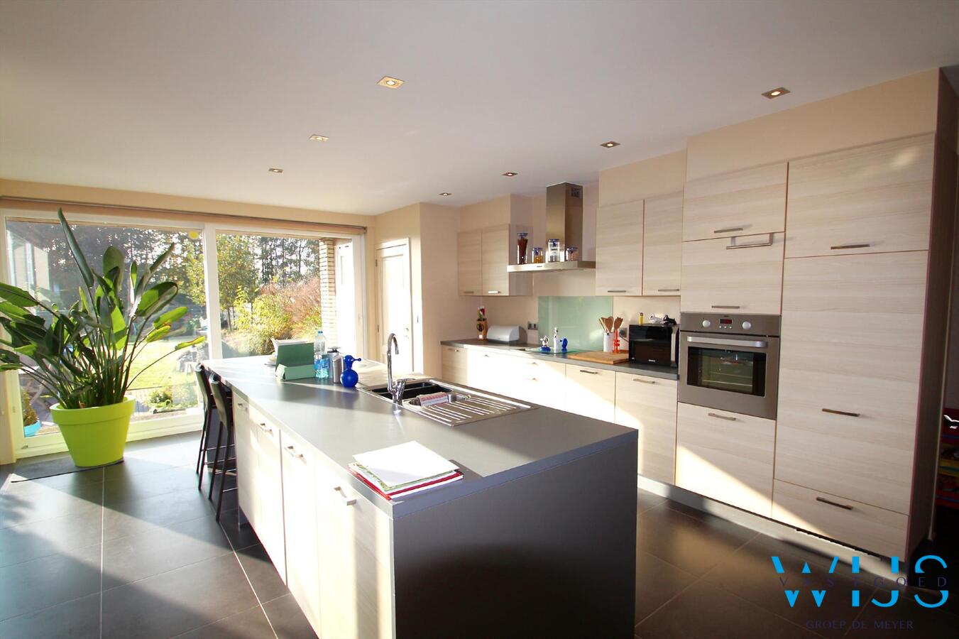 Instapklare gezellige woning met mooie tuin ! 