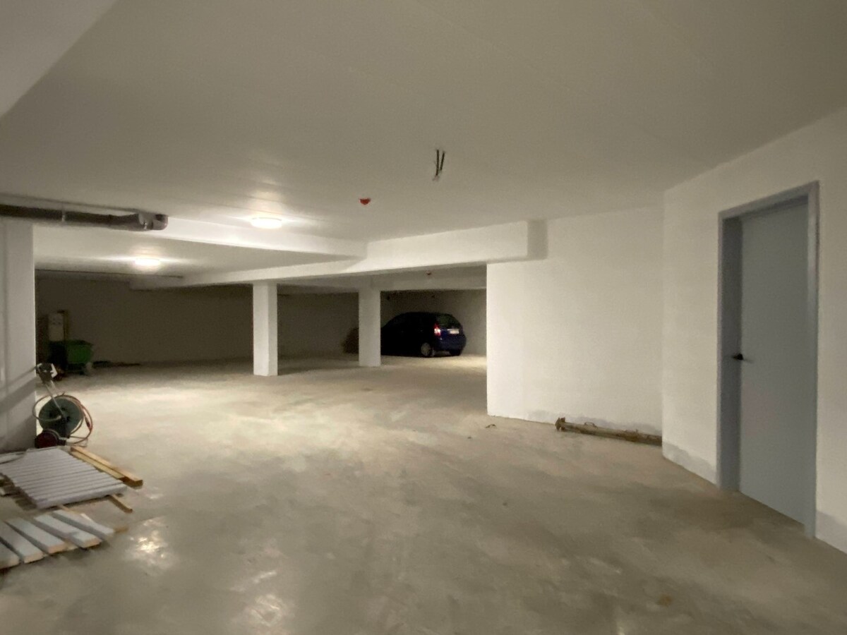 Luxueus én energievriendelijk nieuwbouw villa-appartement  van 168 m² met 3 slaapkamers + 2 ondergrondse staanplaatsen + ruime kelder in kleine residentie te Schilde 