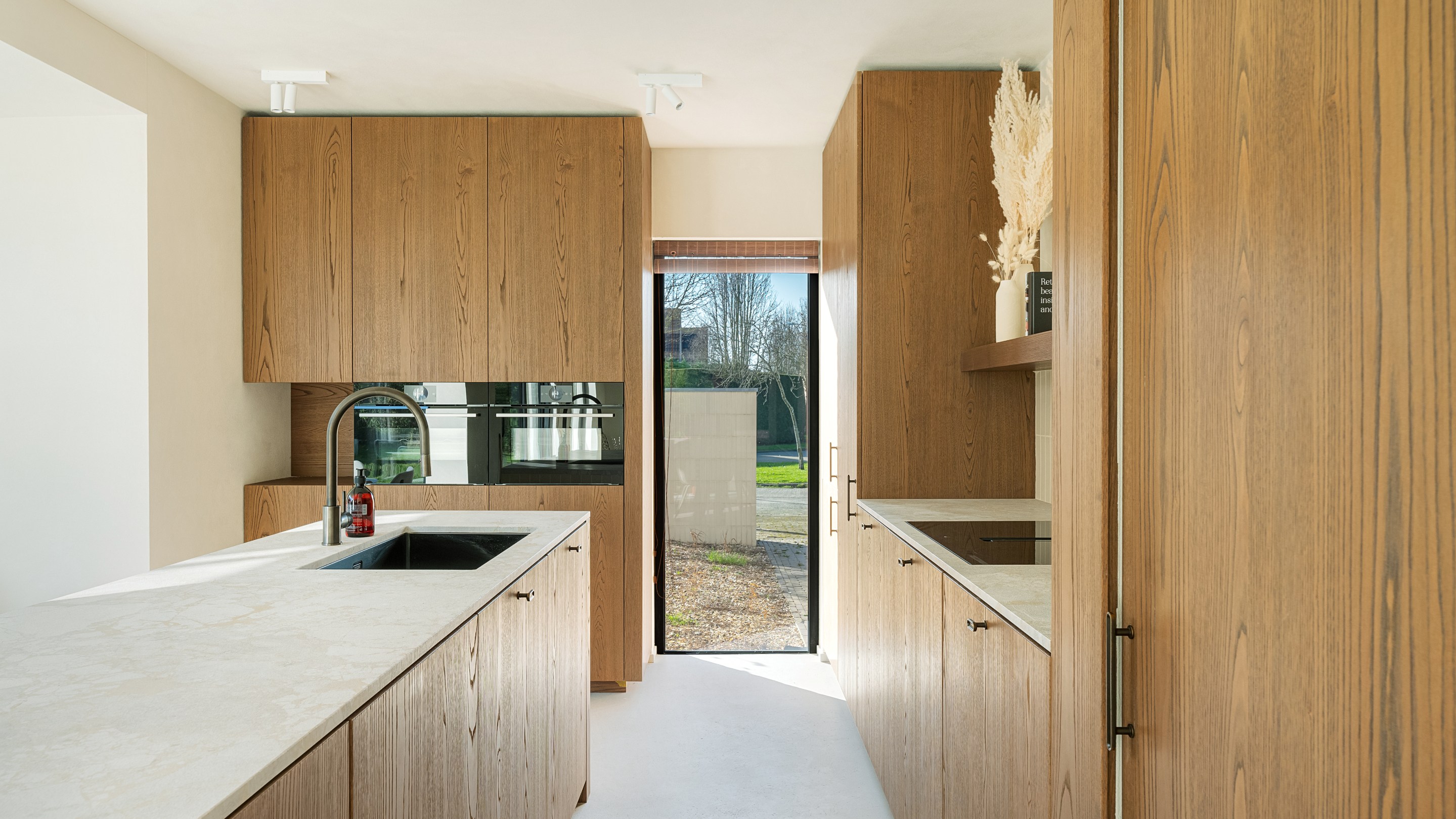 Villa de luxe rénovée dans un quartier résidentiel. 