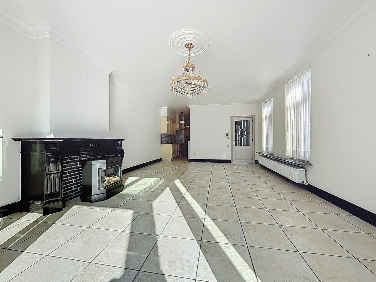 Ruime en instapklare HOB met zuidgerichte tuin te Bevegem 