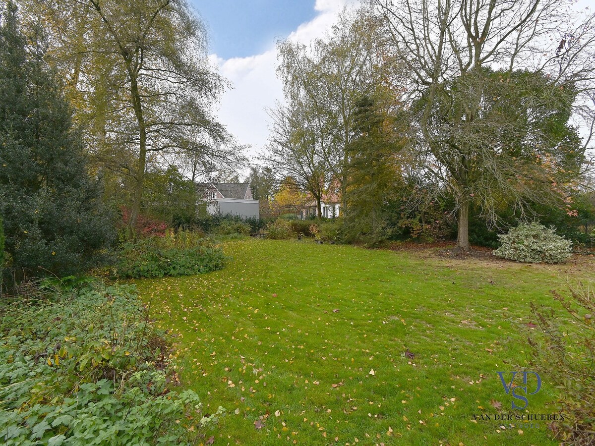 Knappe villa in 't groene Schelderode (EPC van 216 !). 