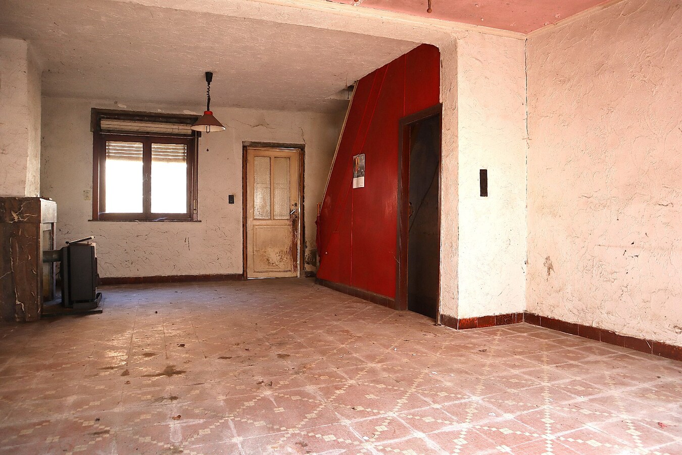 Te renoveren woning met magazijn/loods te Kessel-lo 