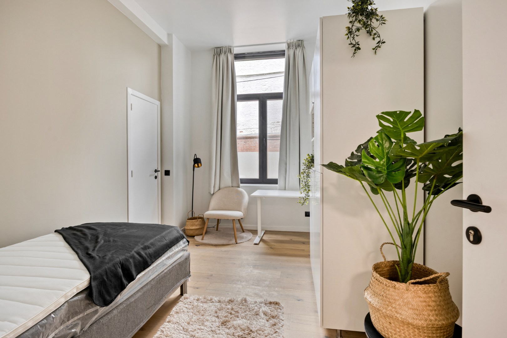 Volledig gerenoveerde en gemeubelde studentenkamers met privé-sanitair. 