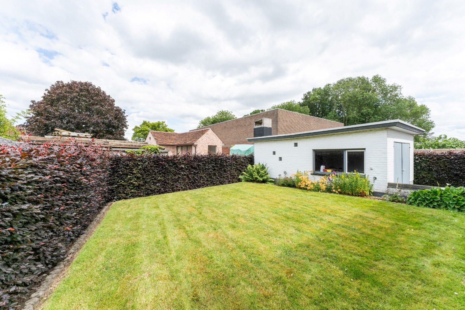 Centraal gelegen lichtrijke villa met 3 slpk, tuin en garage, Torhout 