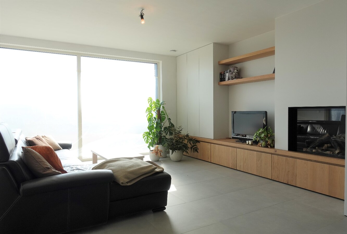 Prachtig afgewerkte moderne nieuwbouwwoning met tuin 