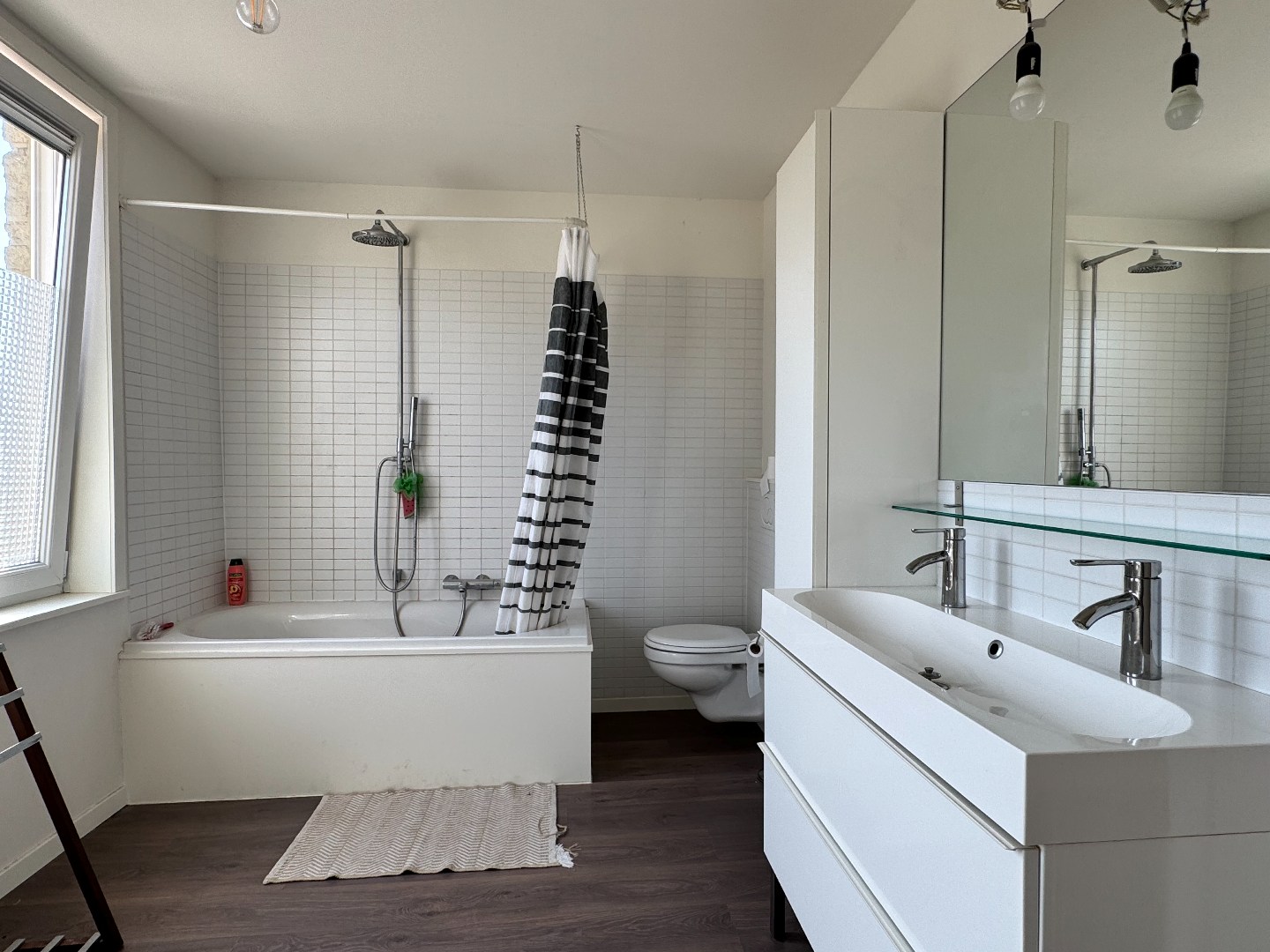 Bemeubeld woning met tuin en 2 slaapkamers 