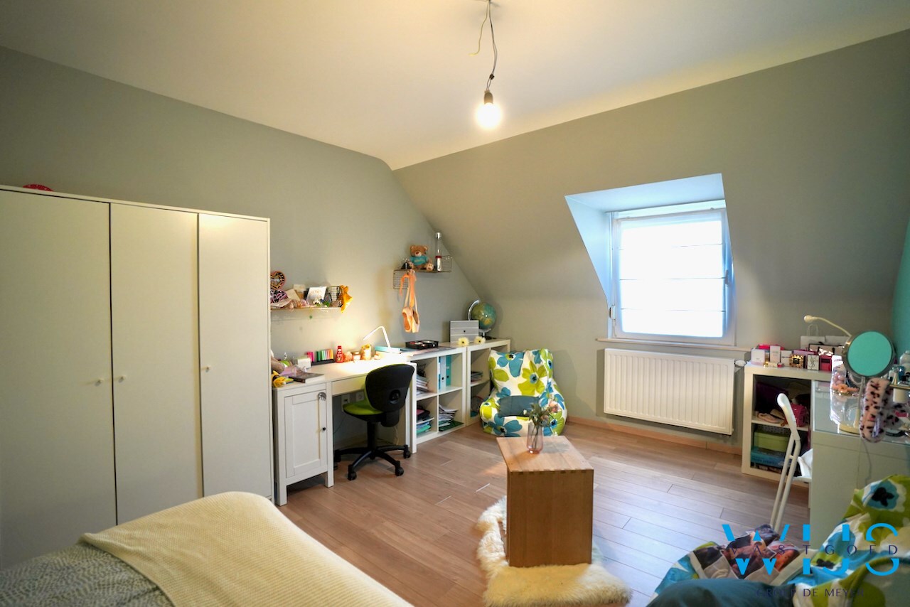 INSTAPKLAAR woonhuis met ZUIDgerichte tuin te Boekhoute ! 