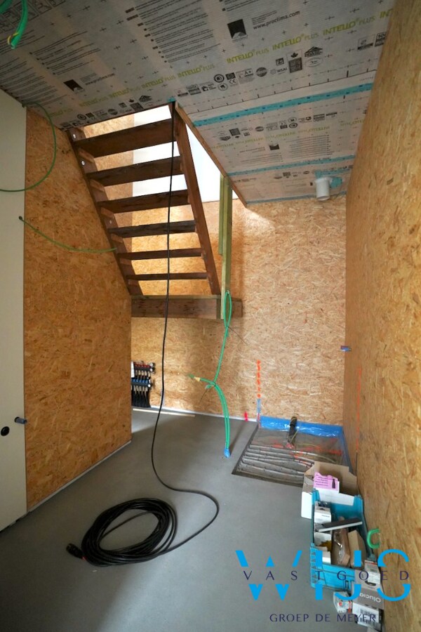 Nieuwbouw met 5 slaapkamers op een prachtig perceel te EEKLO ! 