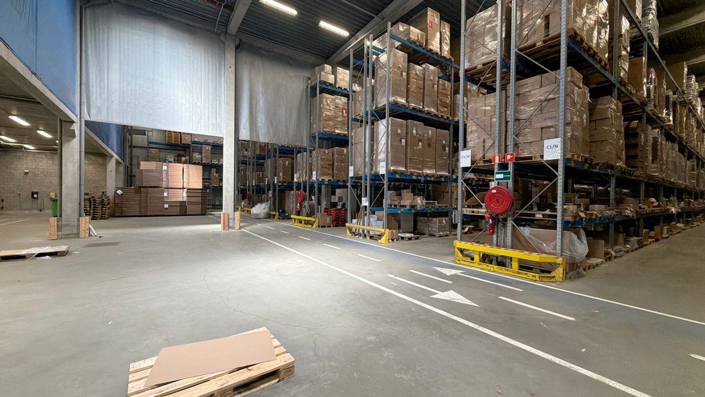Magazijnen en kantoren te huur in industriezone van Londerzeel