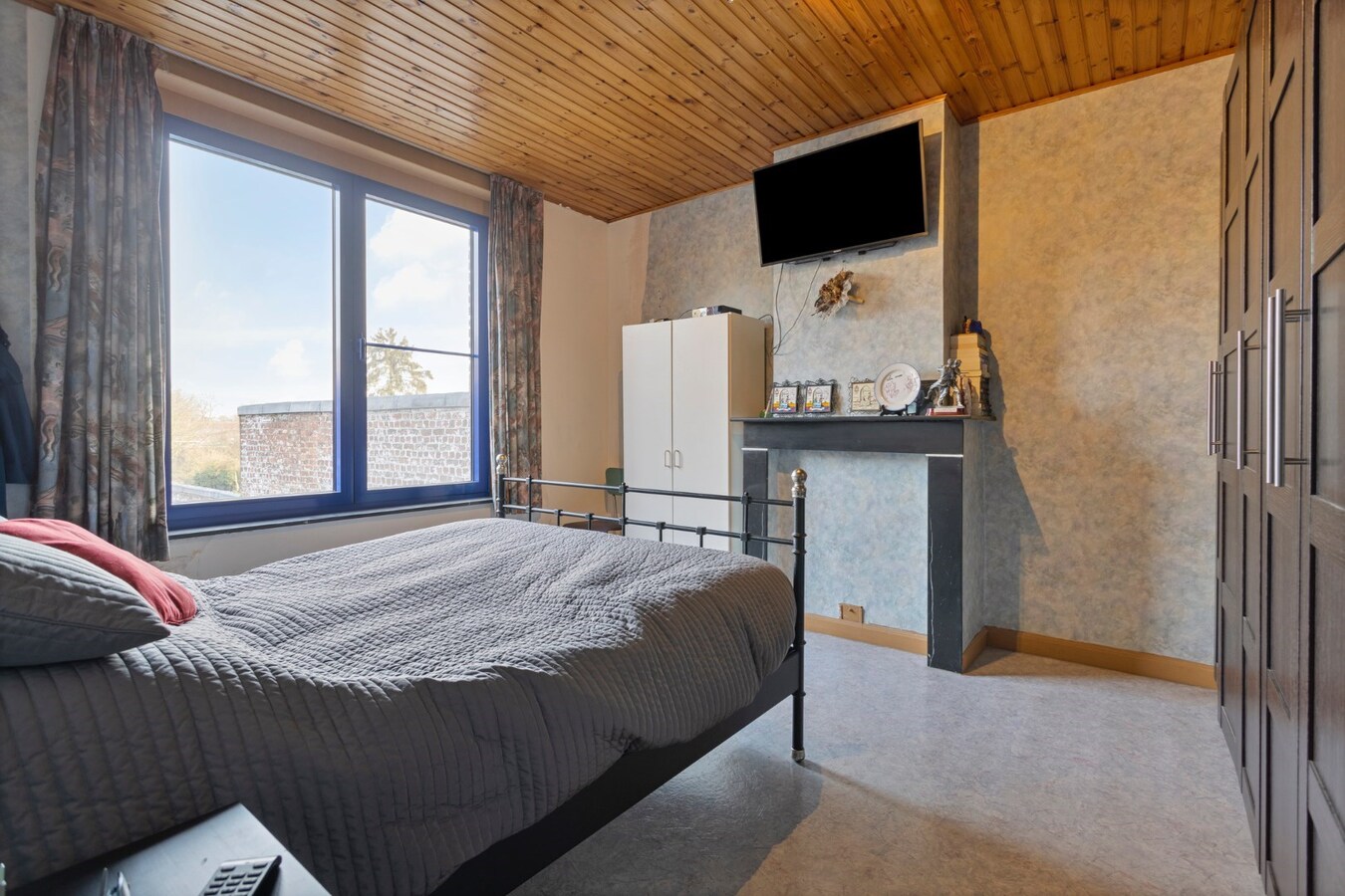 Instapklare burgerwoning met prachtige tuin - 4 slpks 