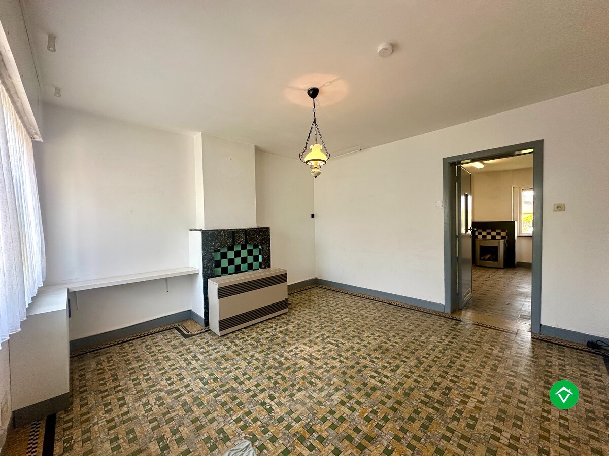 Op te frissen halfopen woning op rustige ligging nabij centrum Koekelare 