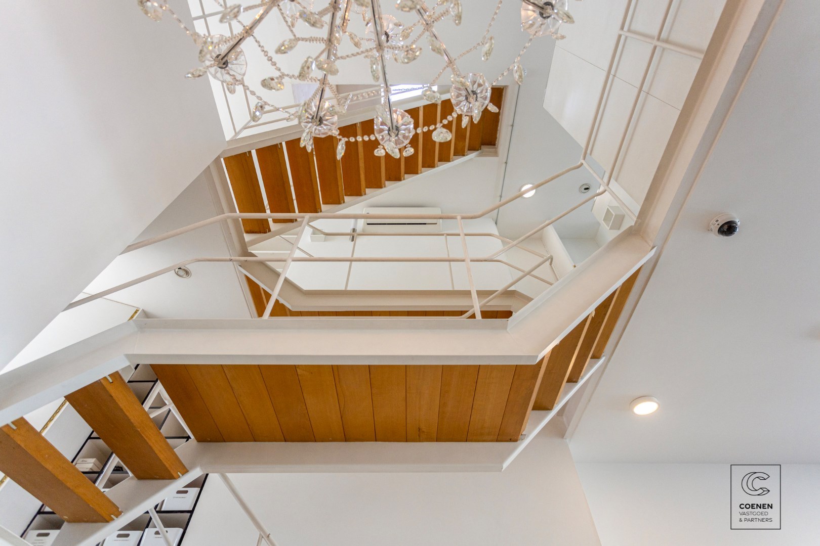 Prachtige handelsruimte met een bruikbare oppervlakte van 355 m² op een SCHITTERENDE locatie te Berchem 