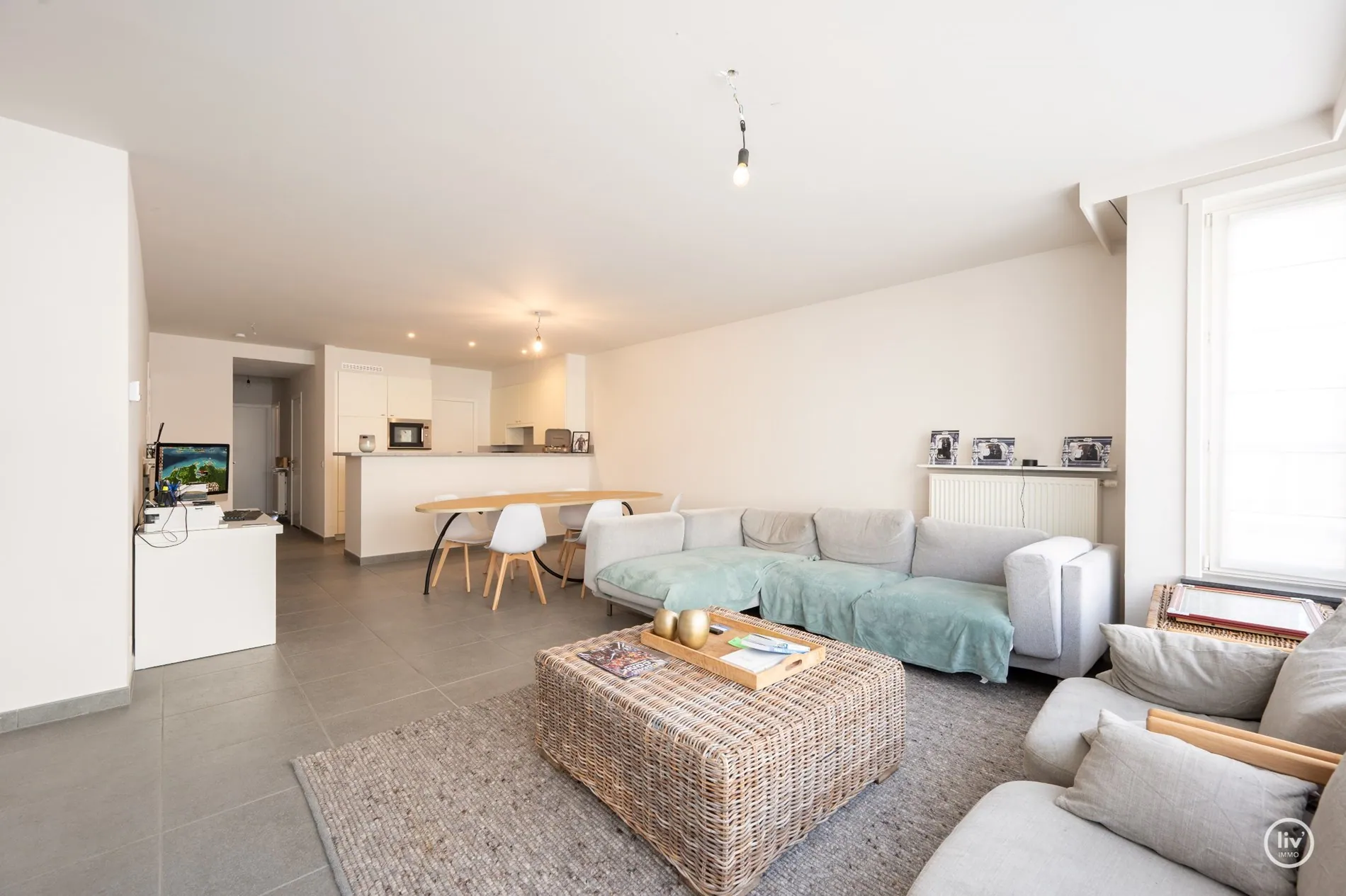  Ruim (woon)appartement met twee slaapkamers gelegen op de Dumortierlaan te Knokke.