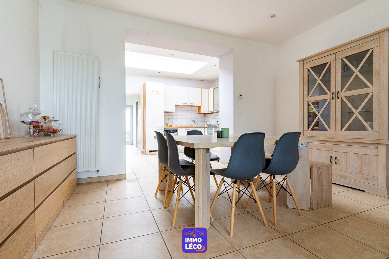Maison d’habitation rénovée avec 3 chambres et grande terrasse. 