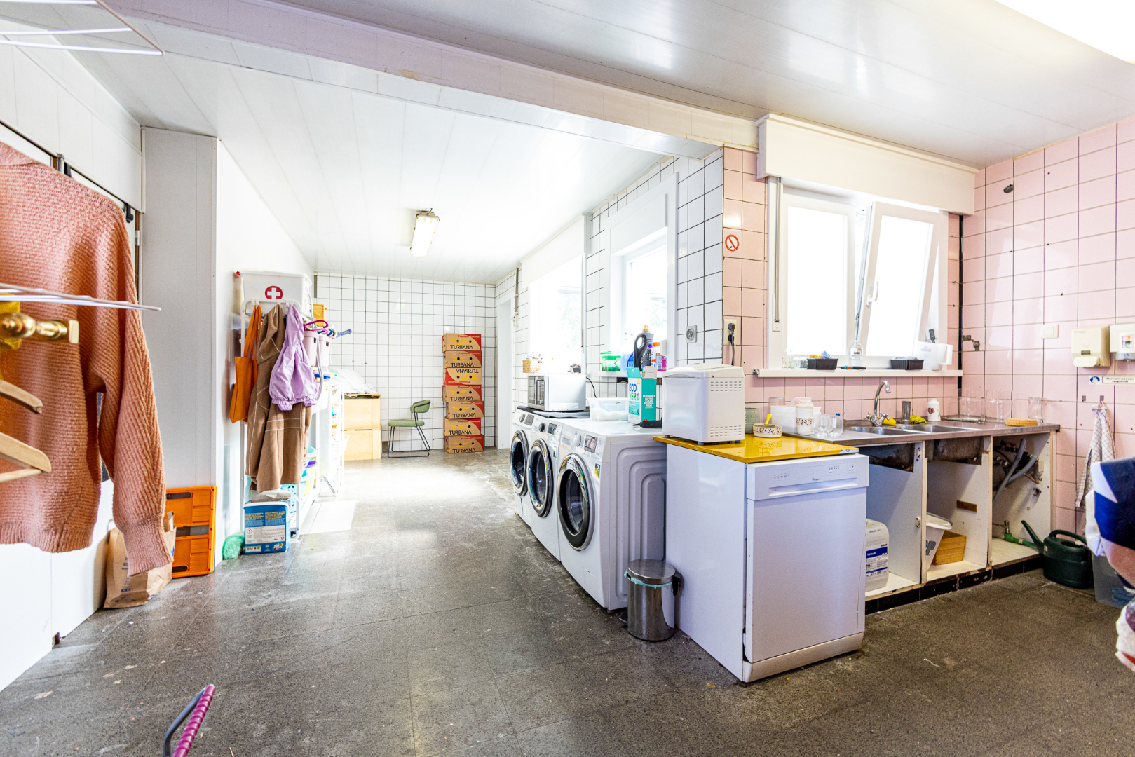 Ruime gerenoveerde gezinswoning op 1.384m² 4 slpks te Landegem 