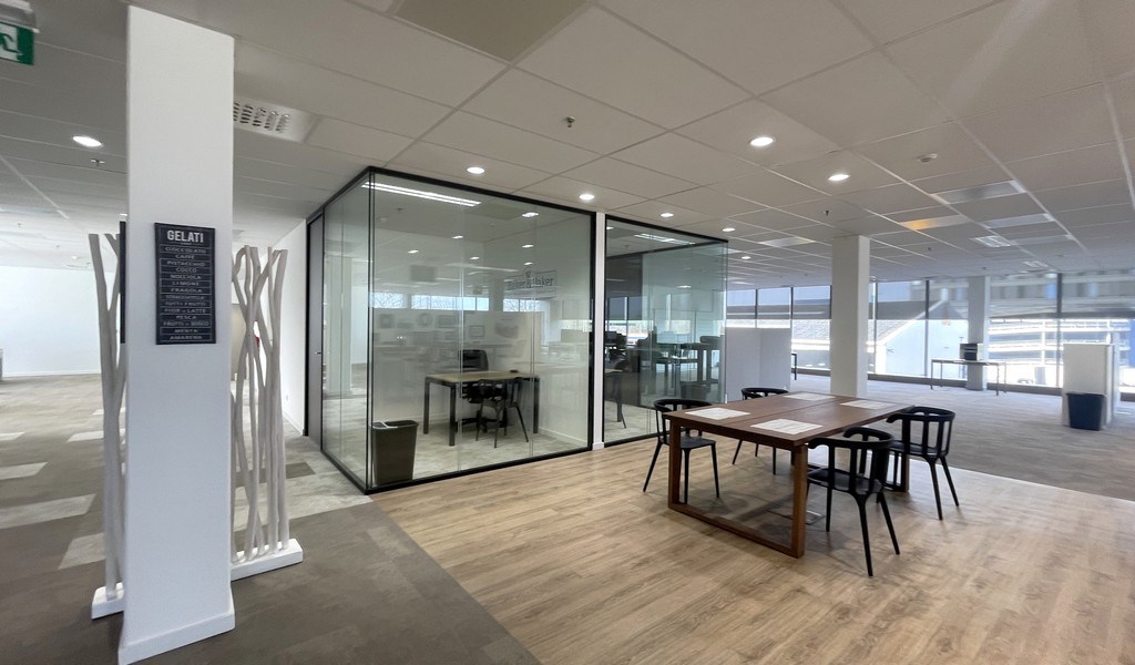 Vernieuwde kantoren te huur in Ahlers Building te Antwerpen