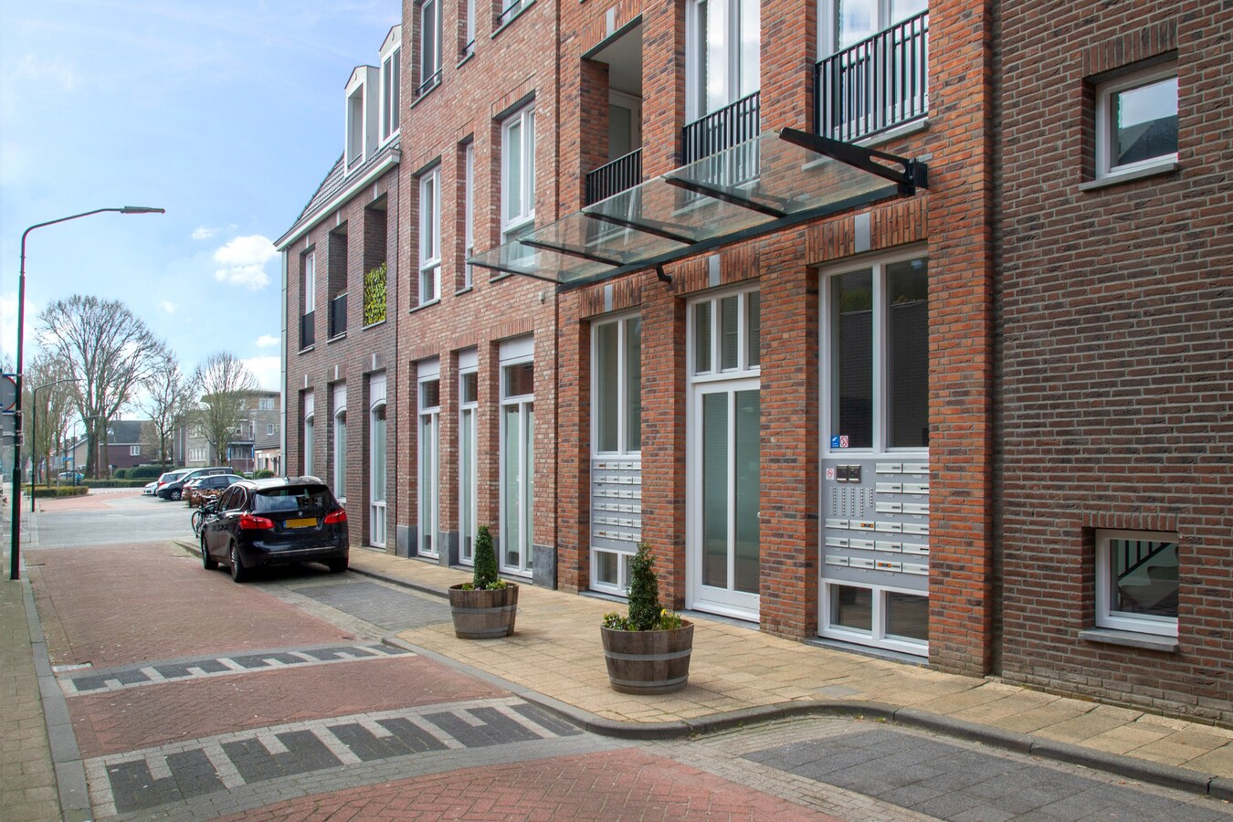 Zeer fraai 3-kamerappartement op de tweede verdieping van appartementencomplex ‘De Smis’. 