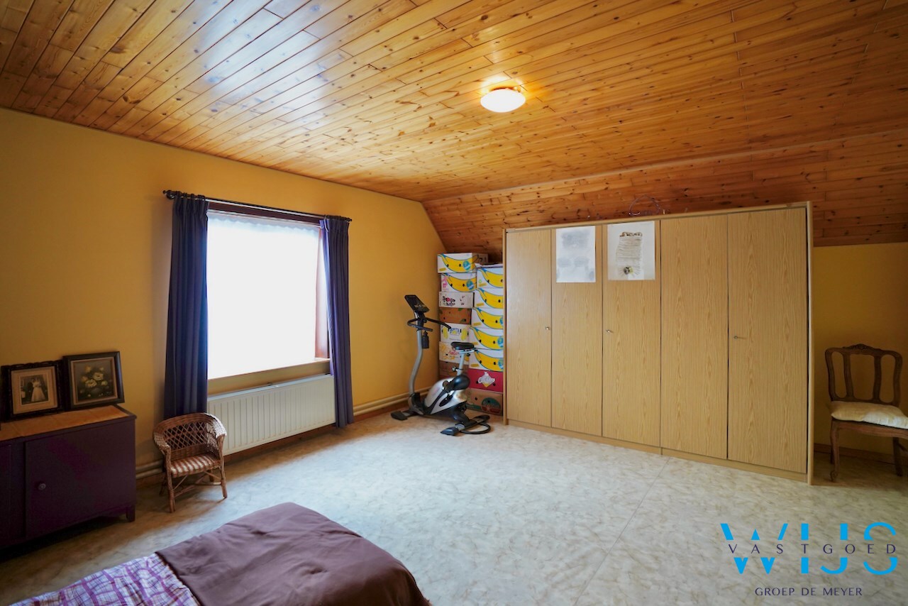 Verrassend ruim woonhuis in het landelijke Sleidinge ! 