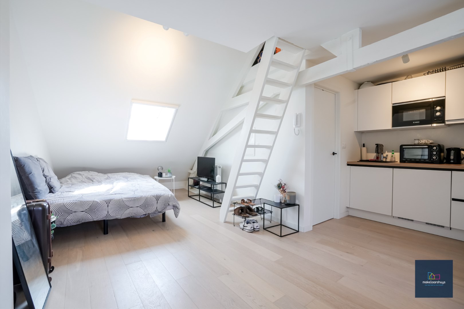 Instapklare studio nabij de Zuid en Sint -Annaplein. 