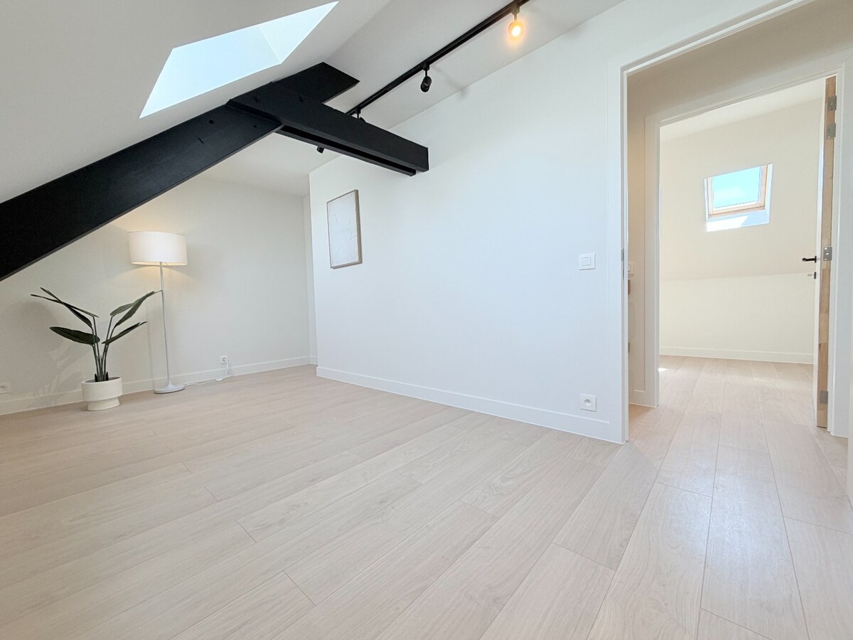 Prachtige ruime woning met 4 slaapkamers en 2 badkamers ! *** NONO INSPIRED *** 