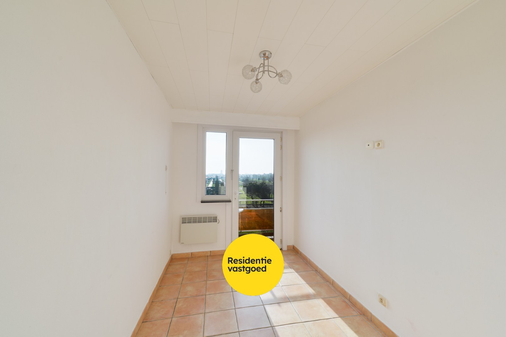 Instapklaar appartement met 2 slaapkamers– op wandelafstand van zee en winkels 