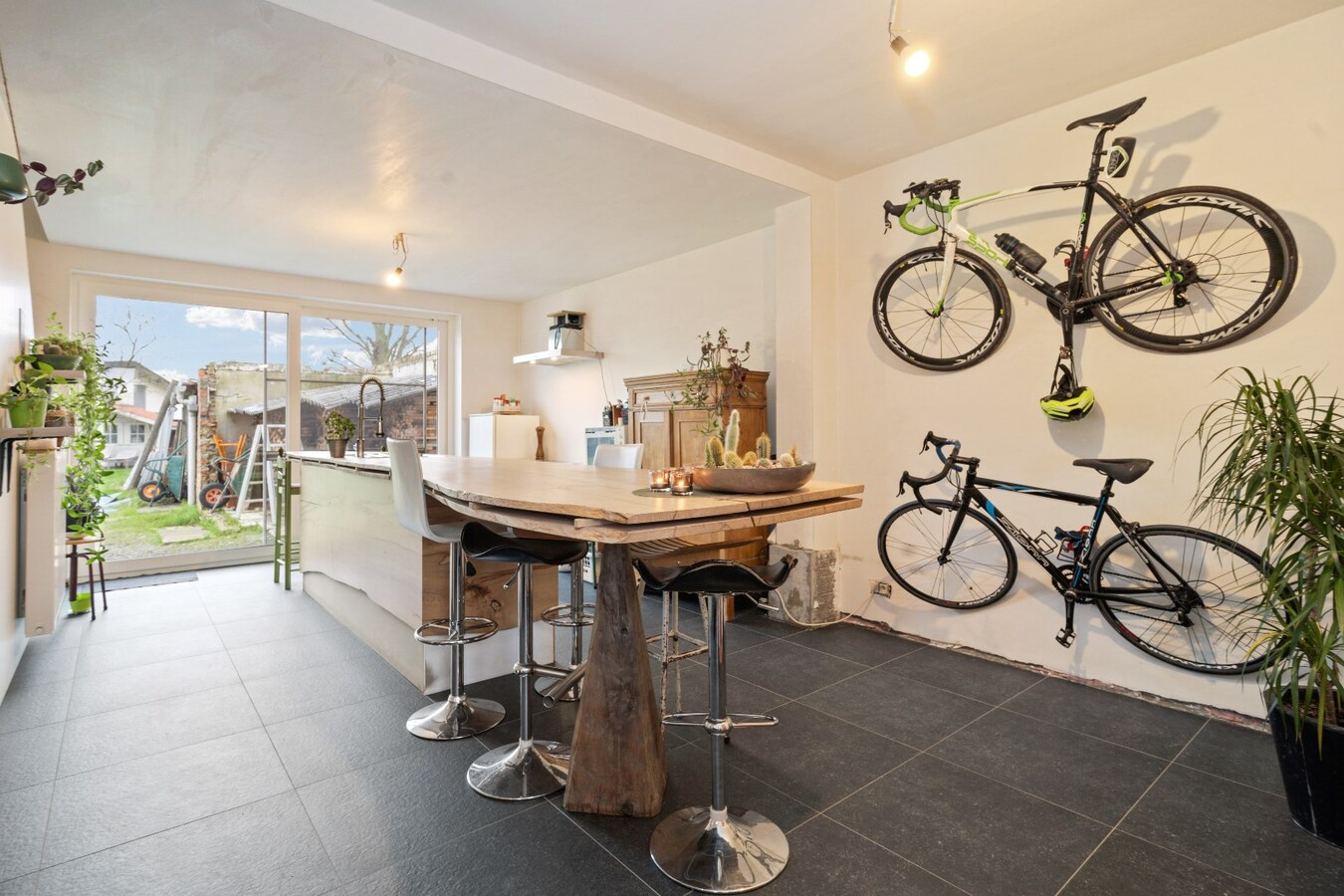 Landelijk gelegen, vrijstaande woning op ruim perceel van 670m² 