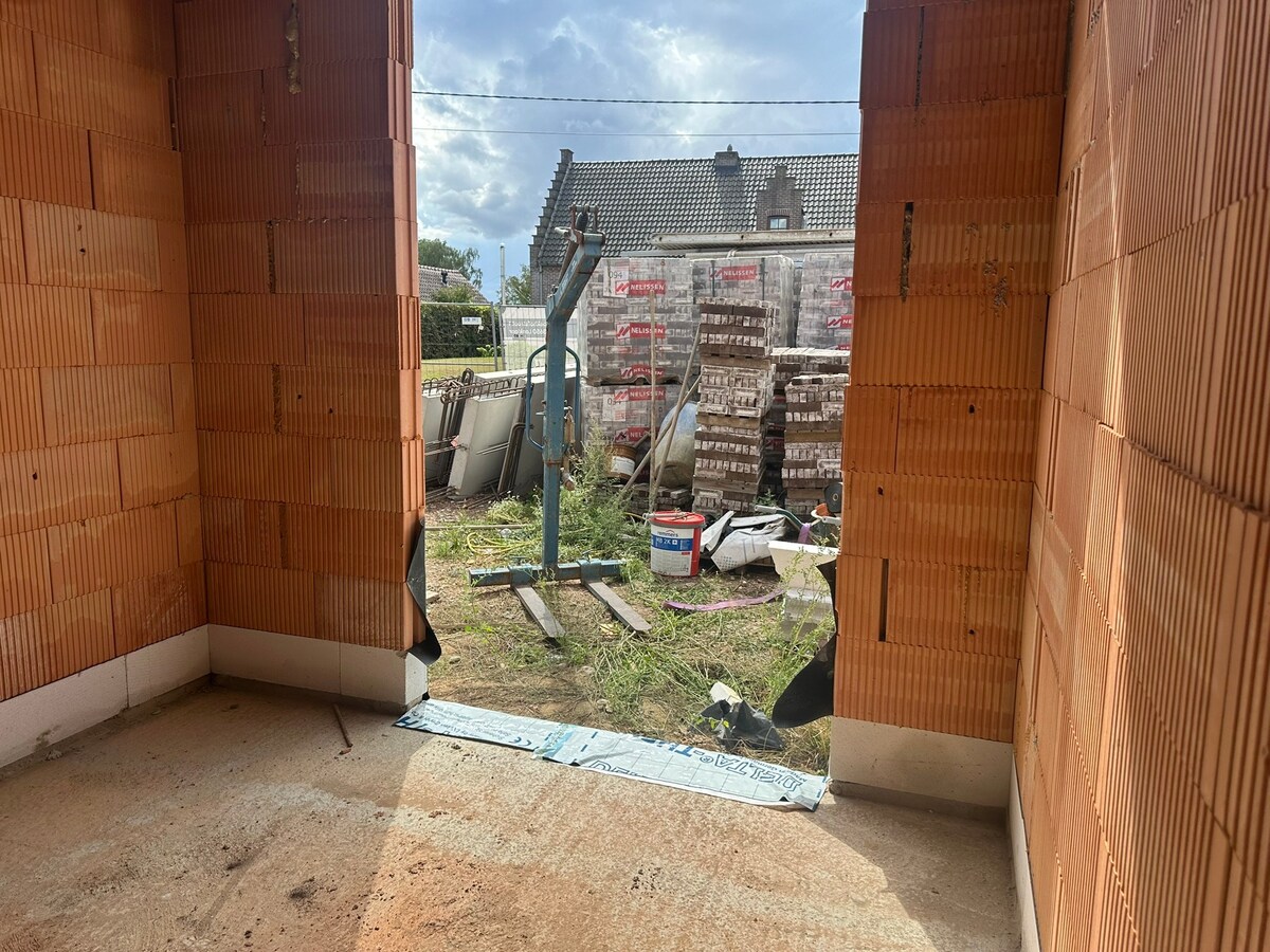 Luxueuze nieuwbouw woning op perceel van 9a59ca (extra 19a25ca of 37a15ca mogelijk ! ) 