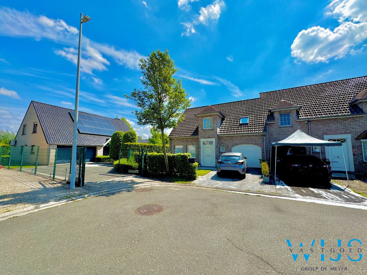 Rustig gelegen, instapklare gezinswoning met zonnige tuin in Eeklo! 