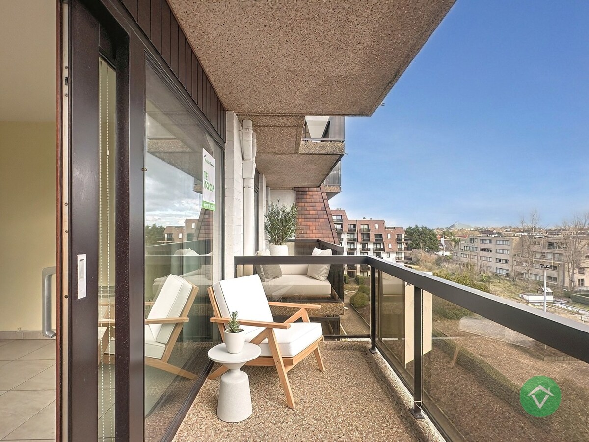 Lichtrijk 2-slaapkamerappartement op topligging op 100m van de zeedijk in Sint-Idesbald 