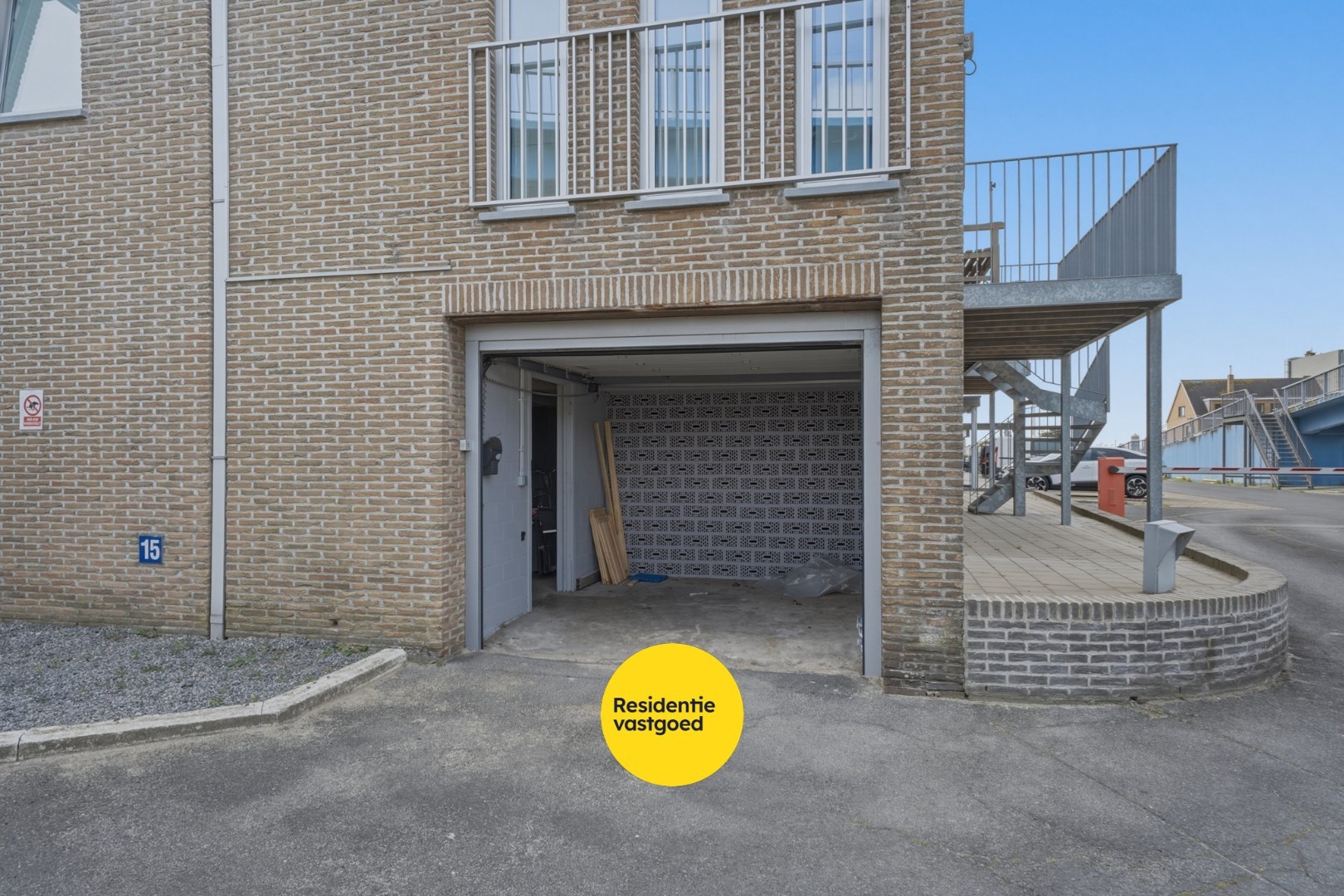 Instapklaar appartement met groot terras in Bredene - vlak bij de zee 