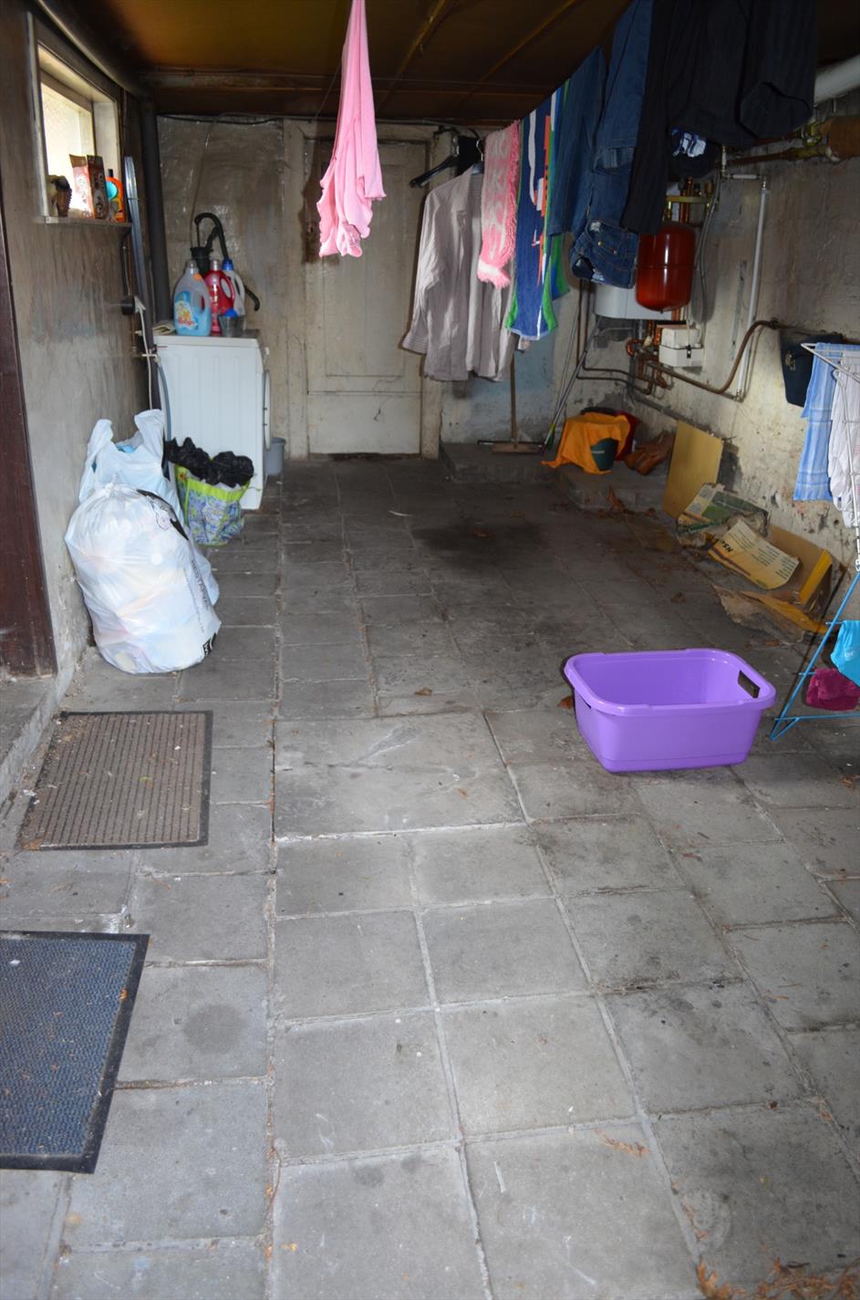 Te renoveren woning te Waarschoot 