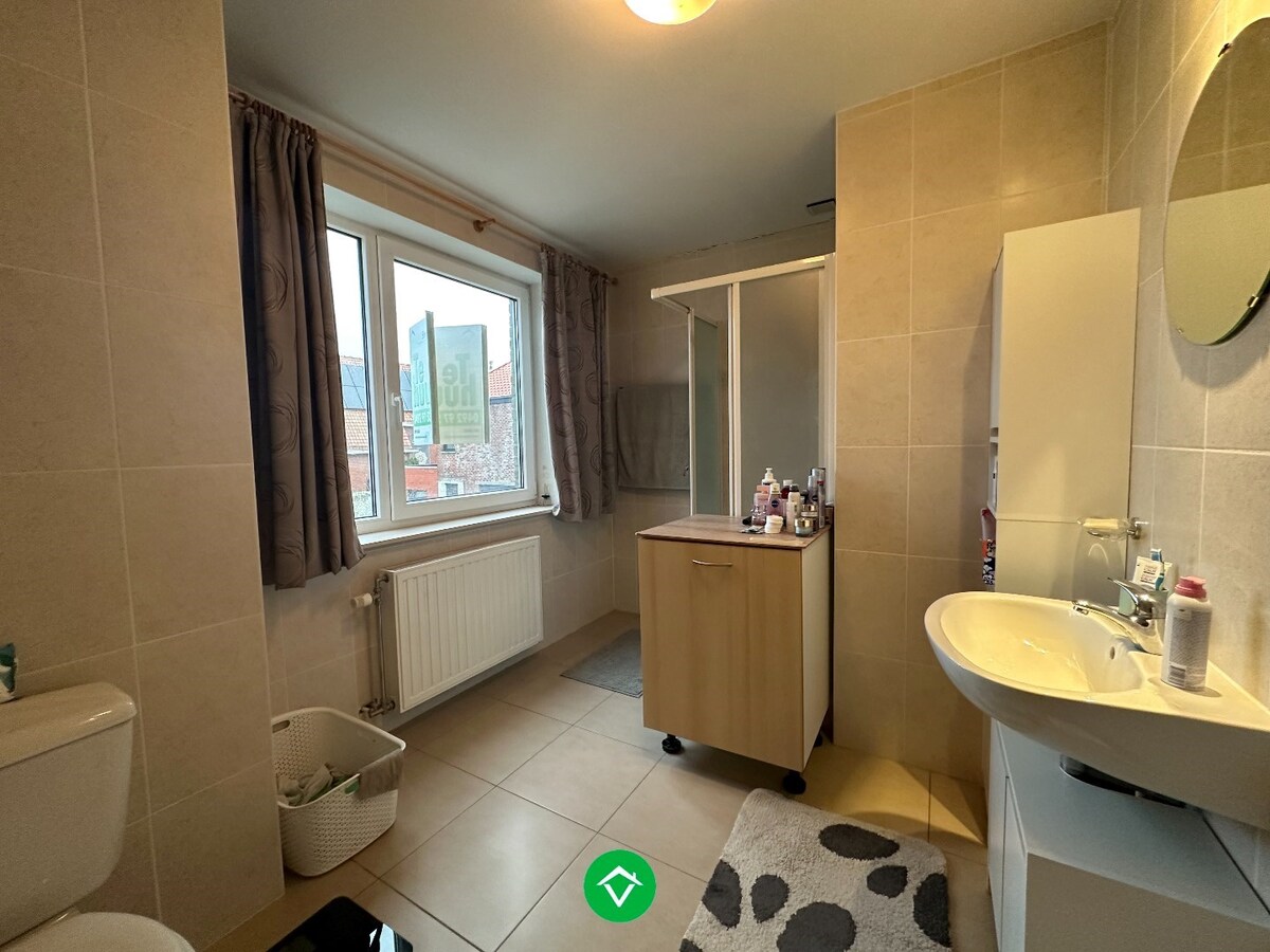 Energiezuinige woning met 3 slaapkamers, tuin en garage in het centrum van Koekelare 