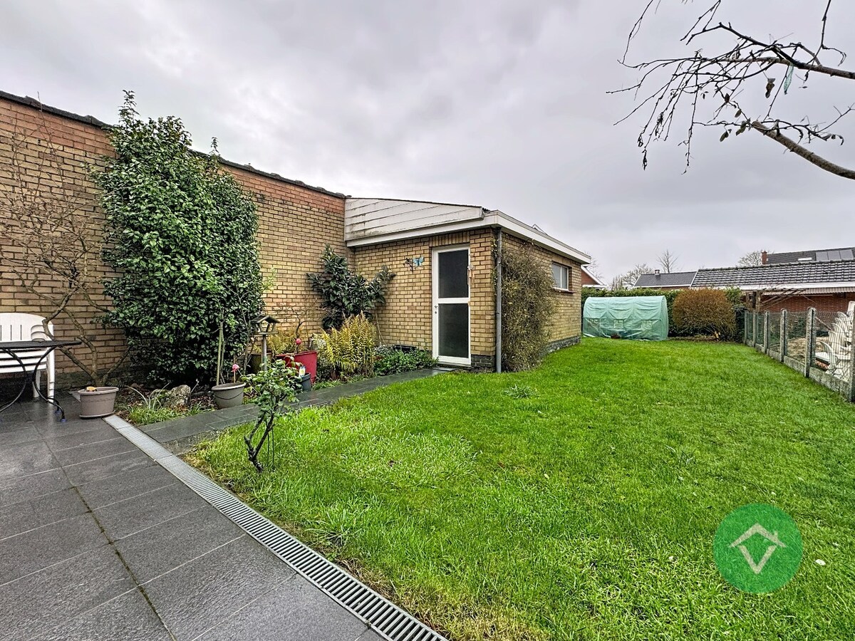 Ruime rijwoning met tuin, garage en 4 slaapkamers in Roeselare 