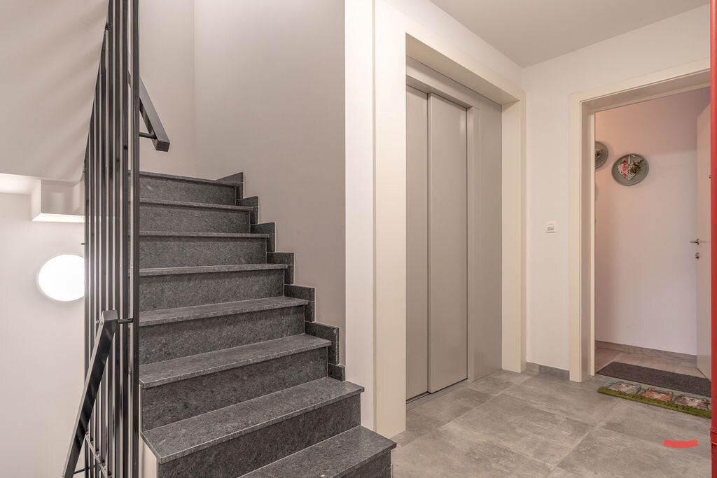 Benedenwoning verkocht in Ravels