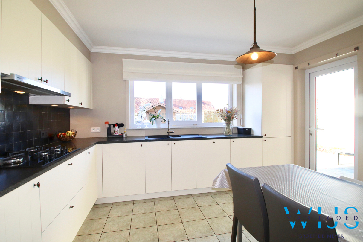 Prachtig instapklaar woonhuis in rustige woonwijk te EEKLO! 