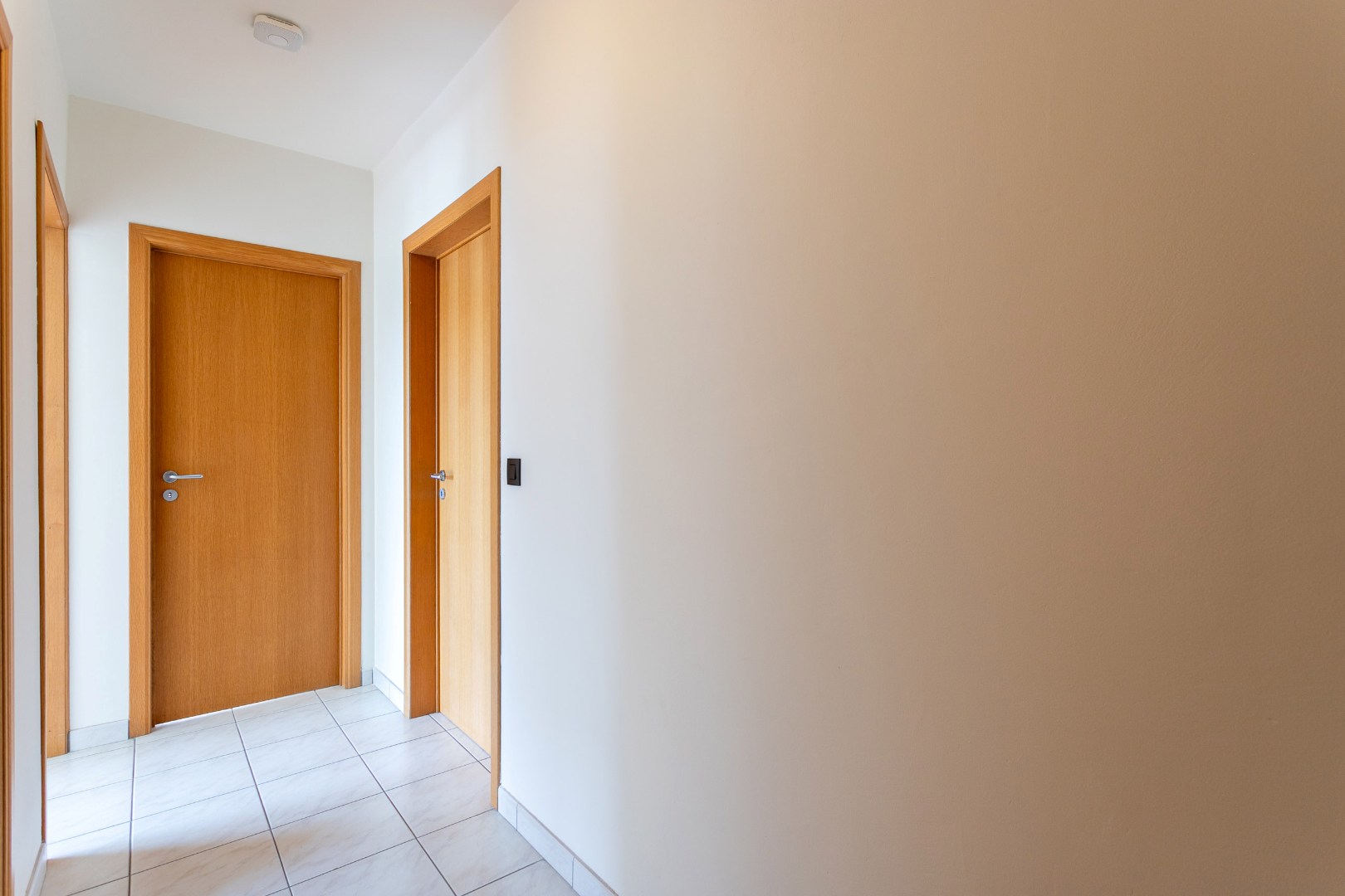 Instapklaar 2 slpk appartement met garage te Halle 