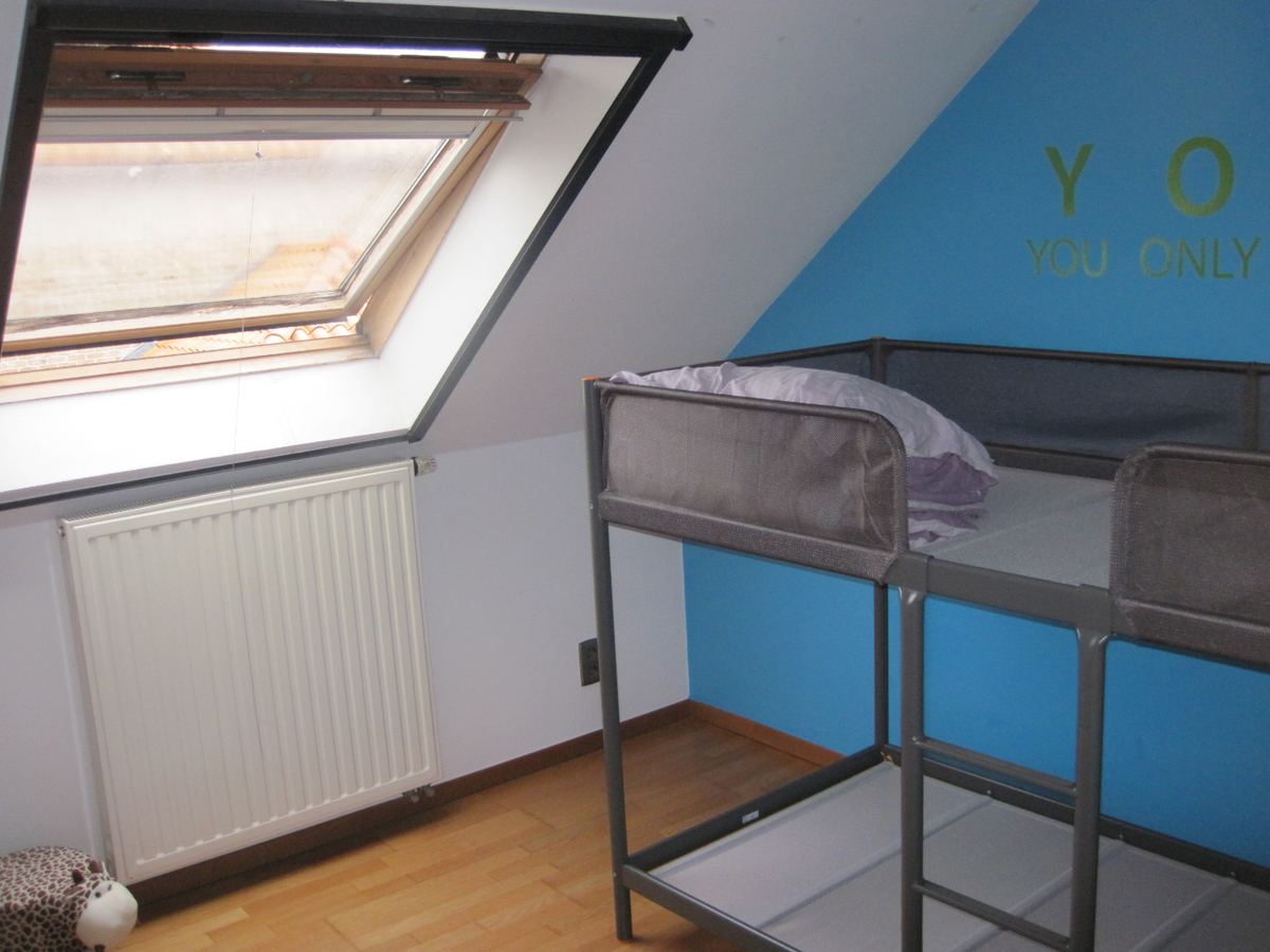 Eigentijdse villa met aangename tuin - rustig gelegen, én toch nabij N60 en E17. 