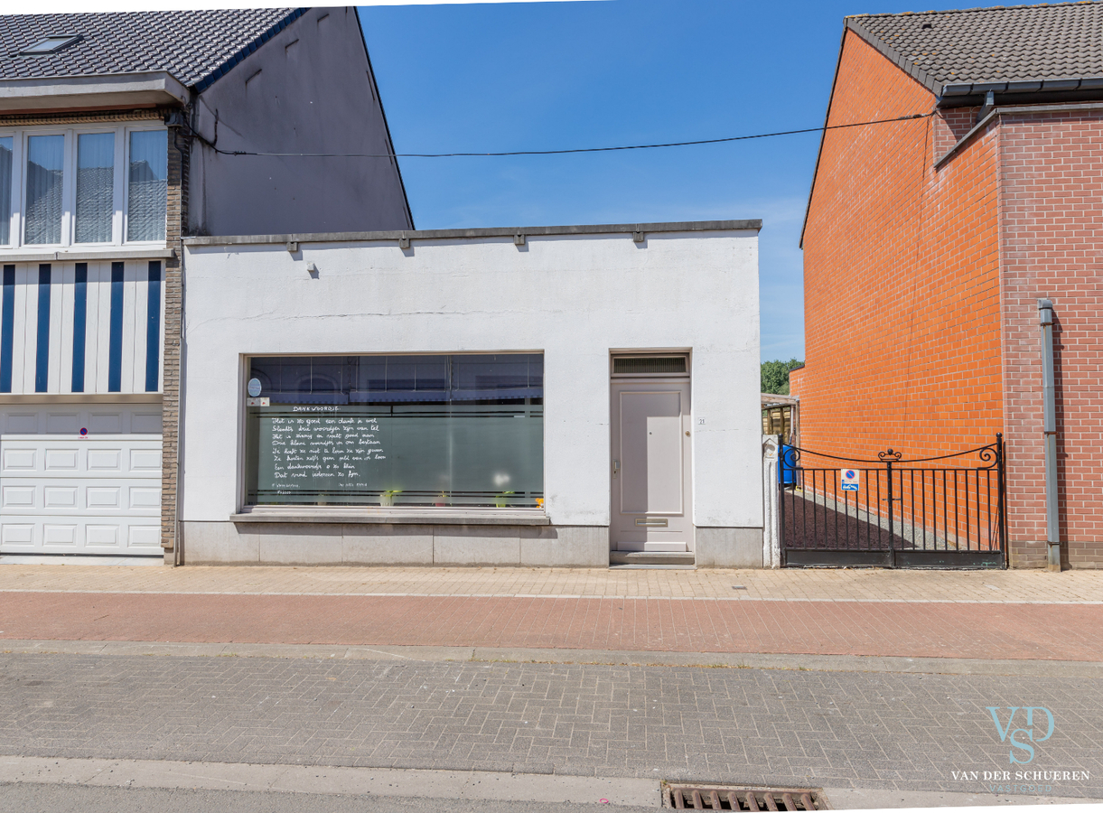 Gelijkgrondse woning op bijna 500 m² in centrum Gavere ! 