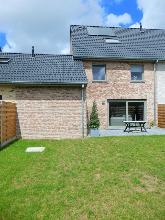 Mooie woning met 3 slaapkamers en garage 