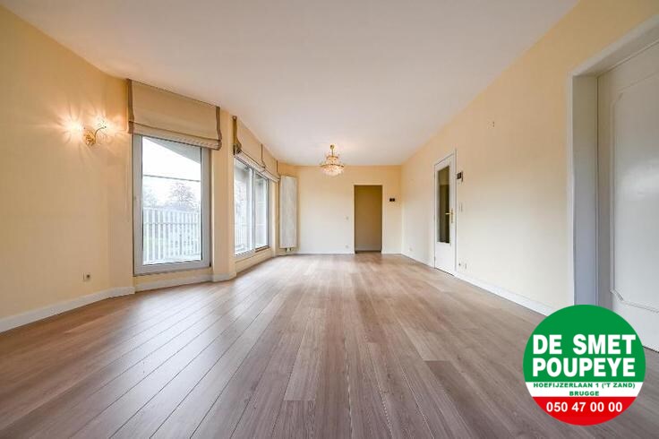 Zonnig hoekappartement nabij het station. 