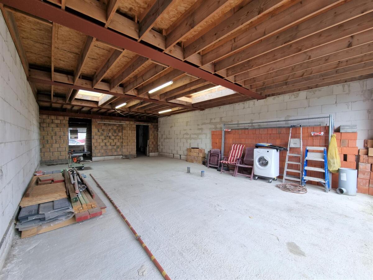 Woning met garage in ruwbouw op 400m² grond - Lissewege 