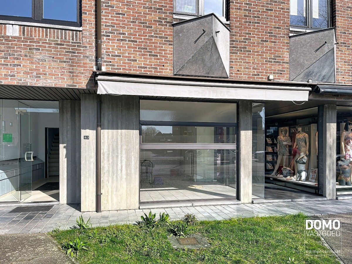 VOLLEDIG TE RENOVEREN HANDELSPAND MET WOONST IN KERMT 