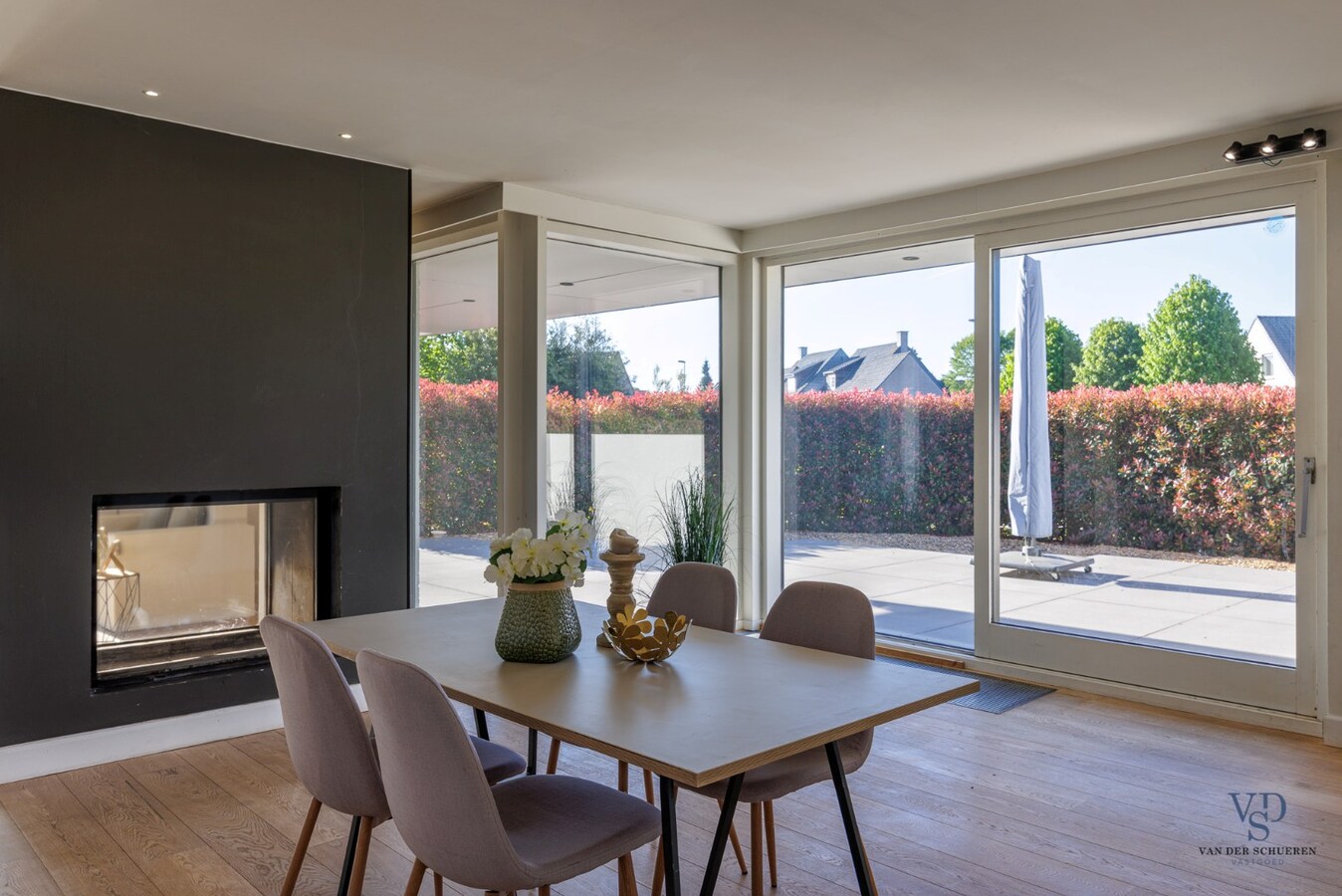 Tijdloze villa met zicht op groen. 
