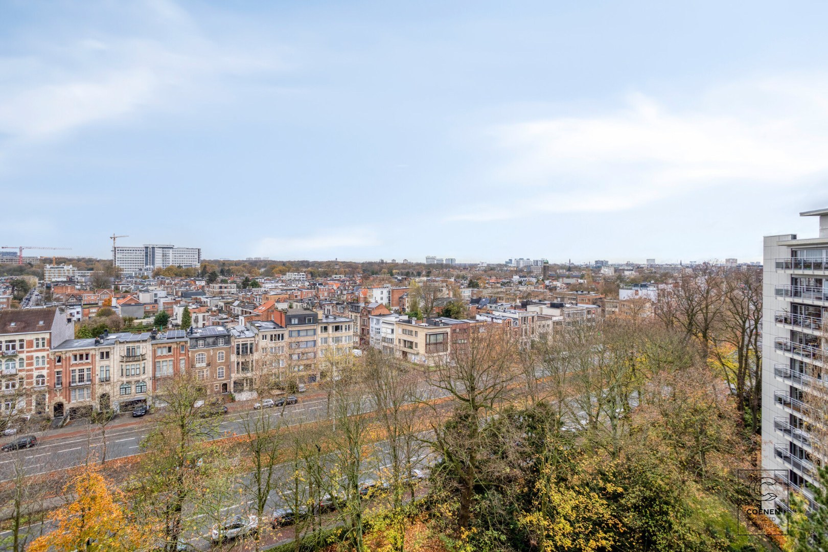 Stijlvol gerenoveerd appartement met 2 slaapkamers &amp; zonnig terras op toplocatie te Berchem 
