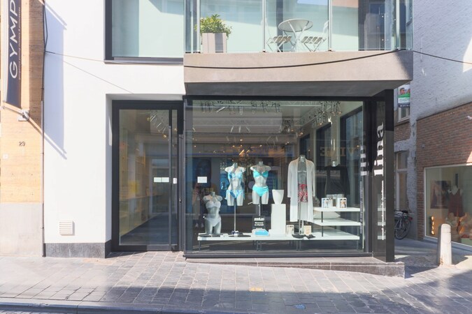 Te koop commerciële winkel - Kortrijk