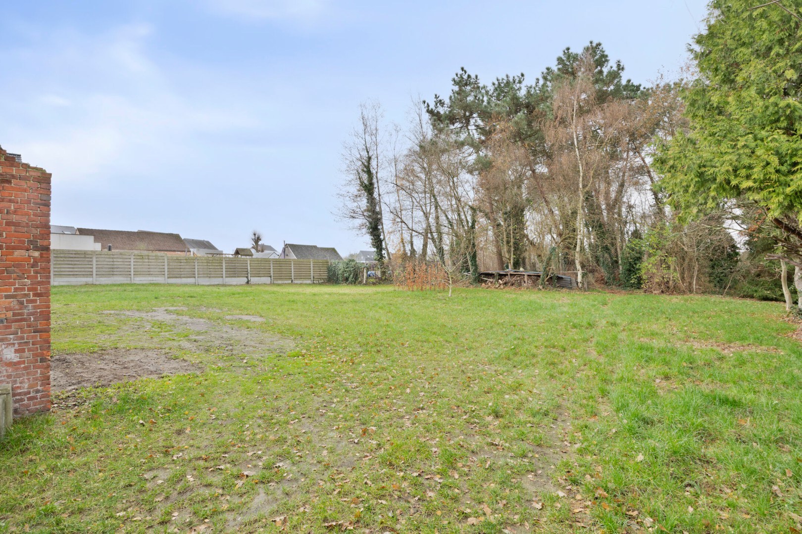 Bouwgrond met voorwaardelijke verkaveling voor 2 open bebouwingen te Mol 